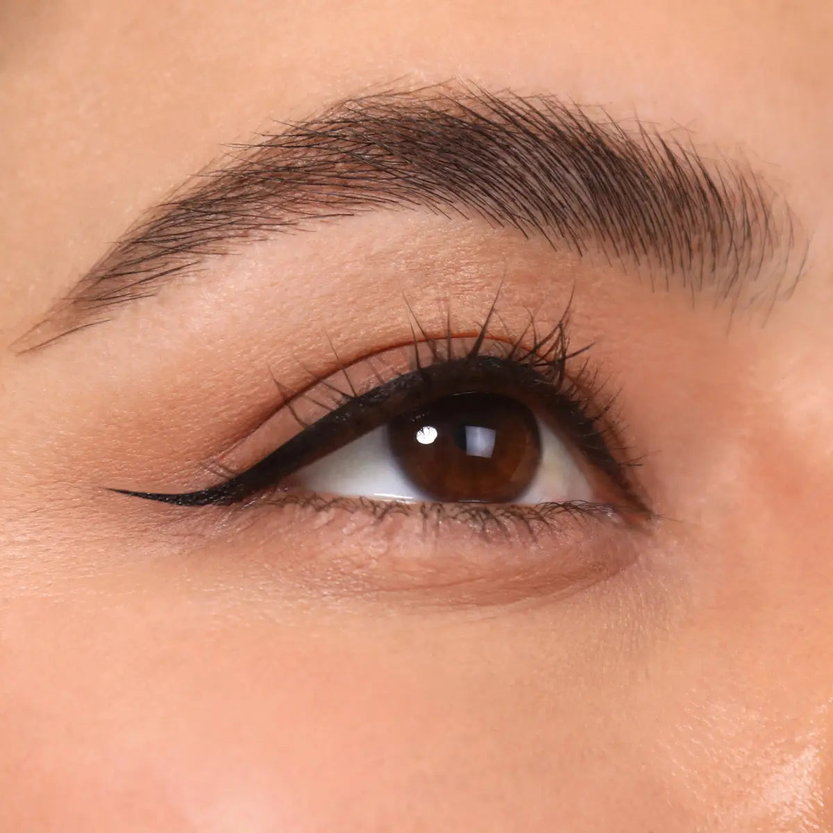 DELINEADOR LÍQUIDO ANGLED LIQUID LINER - MOIRA